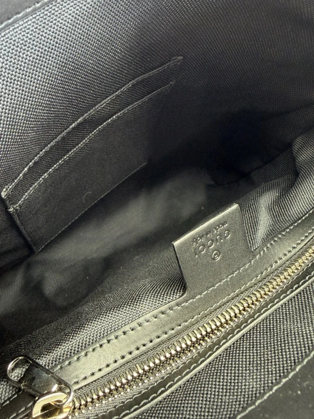 GUCCI Black GG Supreme Coated Canvas Flat Messenger Bag
